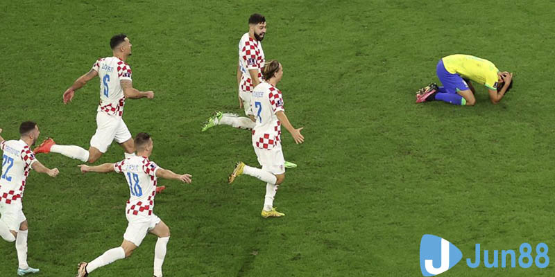 “Selecao” thất bại trên chấm 11m trận Croatia vs Brazil