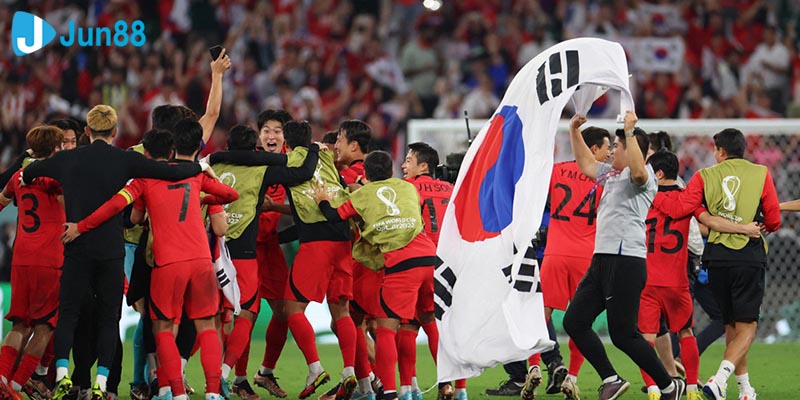 Đội bóng xứ “Kim Chi” vui mừng sau trận Bồ Đào Nha vs Hàn Quốc